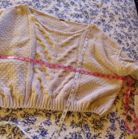 Free people slouching off shoulder sweater - Picture 2 of 6